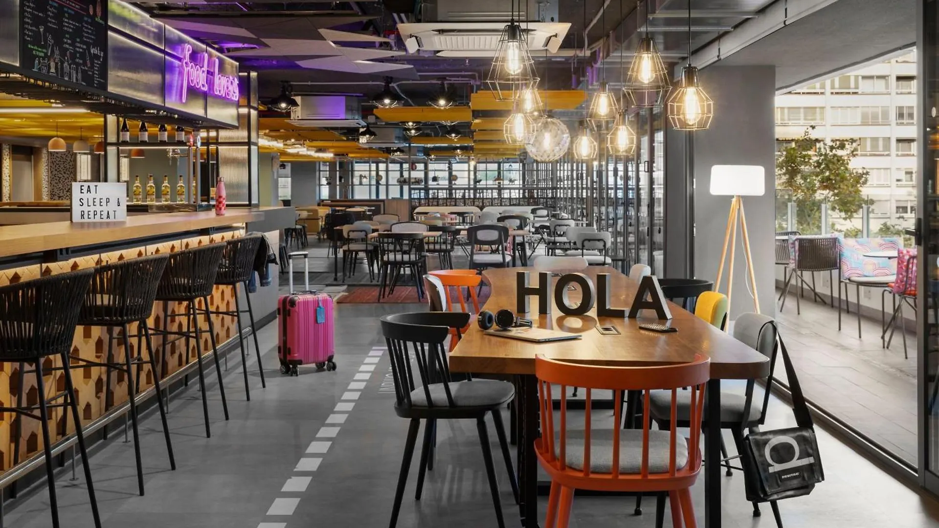 Moxy Barcelona Hotel 4*,