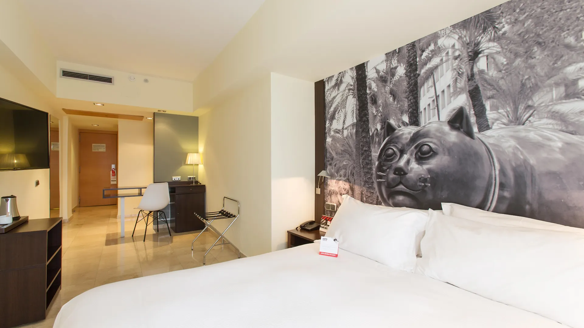 Moxy Barcelona Hotel