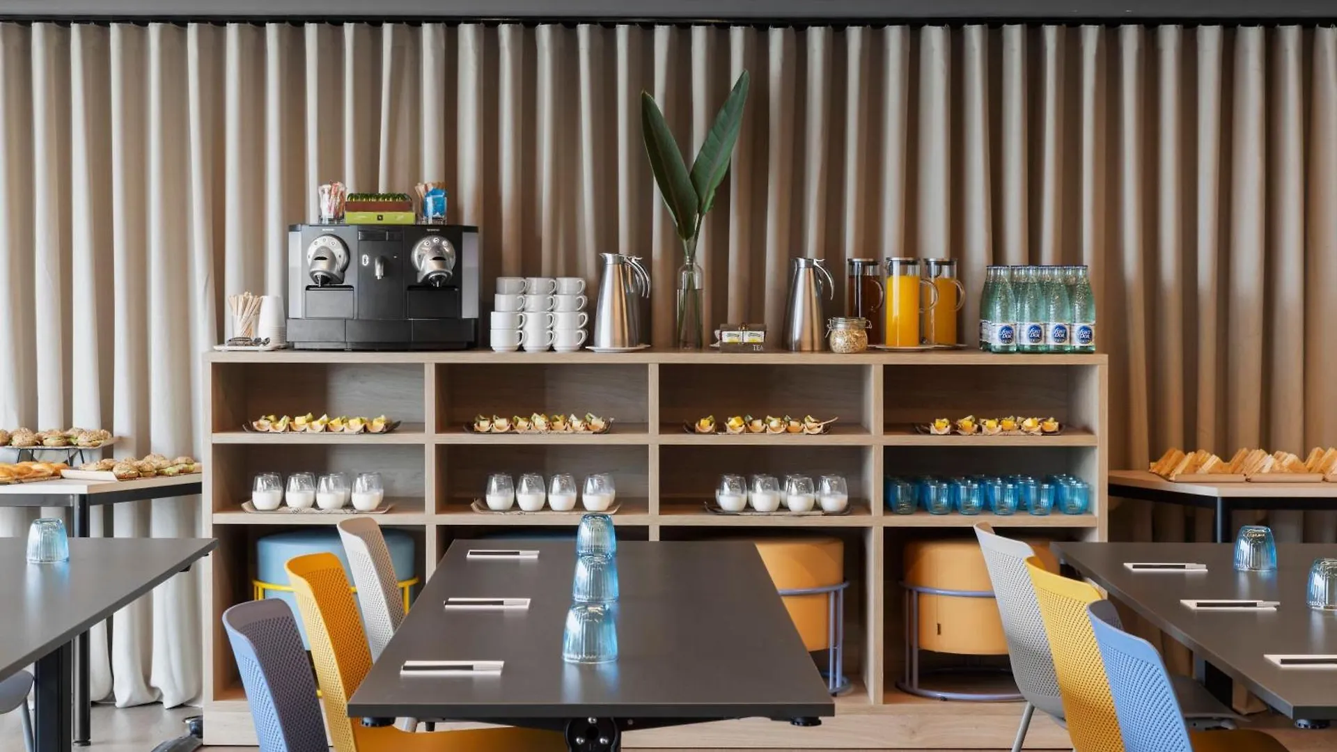 Moxy Barcelona Hotel